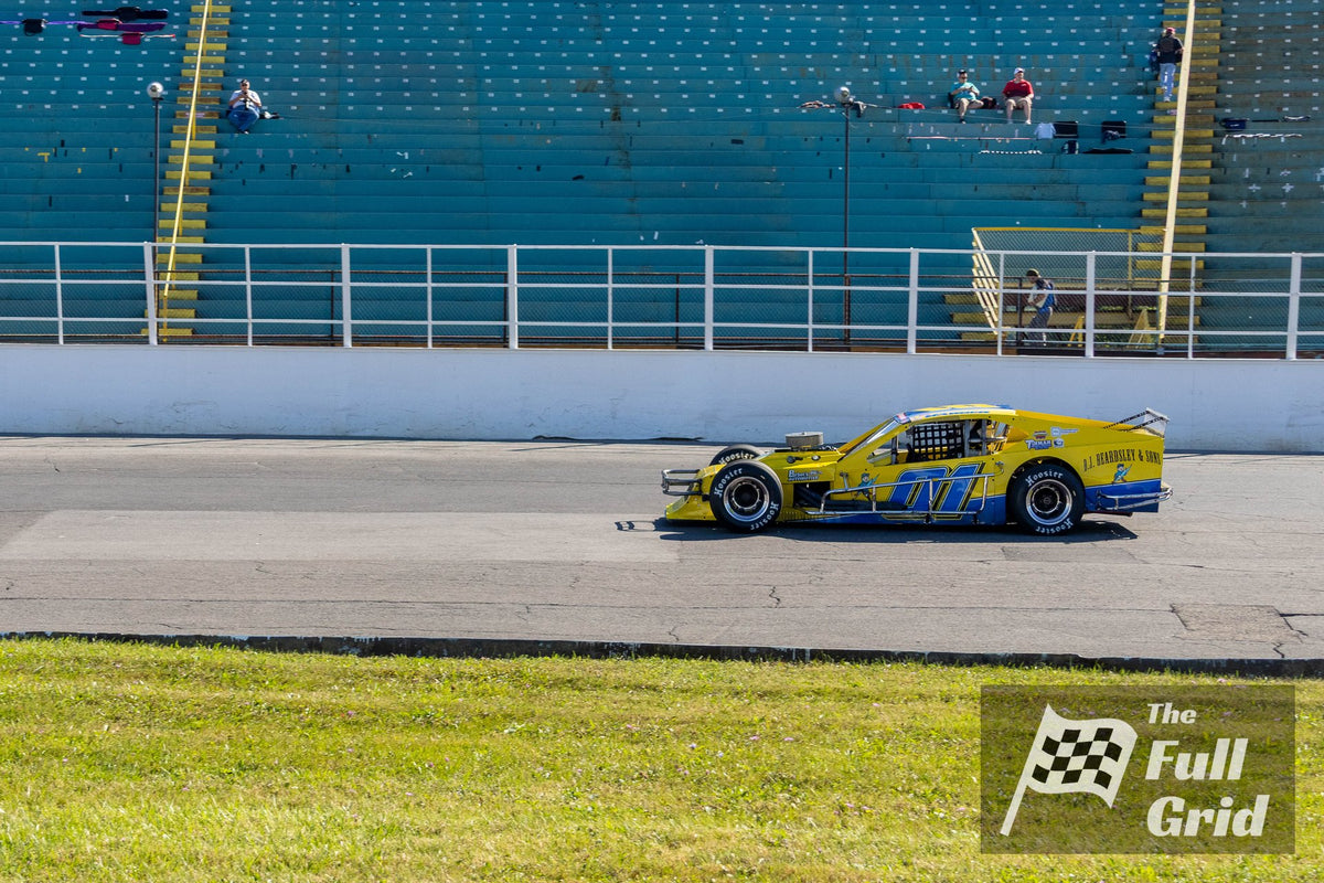 Jimmy Zacharias — Car #00 — Sportsman Modified — Photo 12