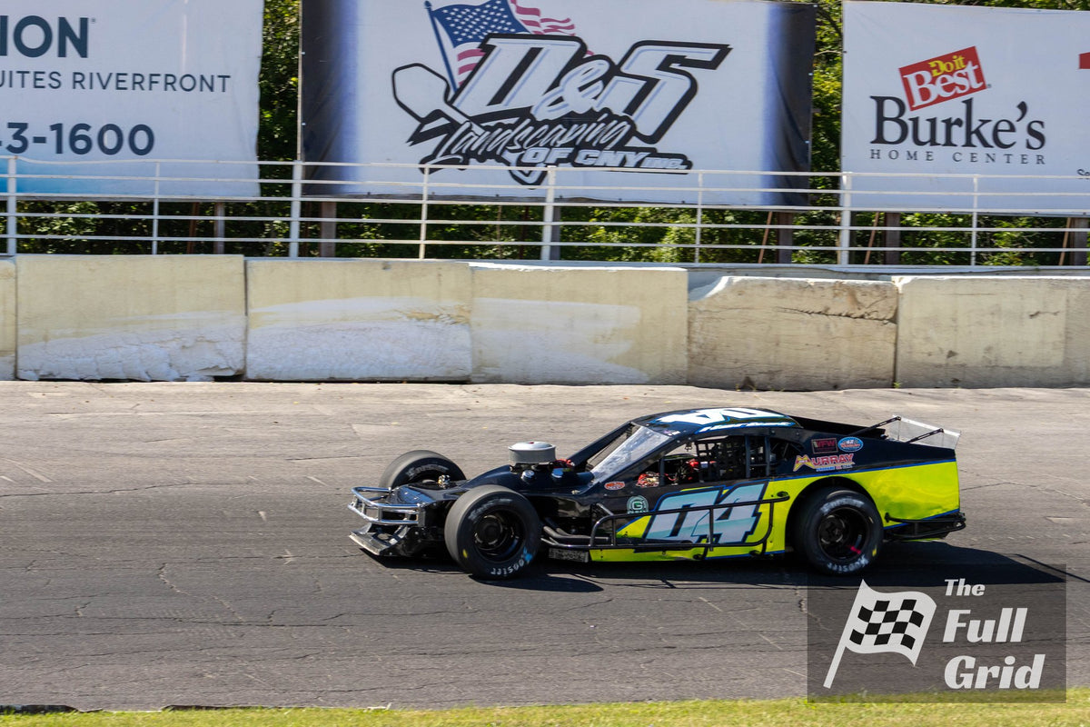 Dan Majchrzak — Car #14 — Sportsman Modified — Photo 1